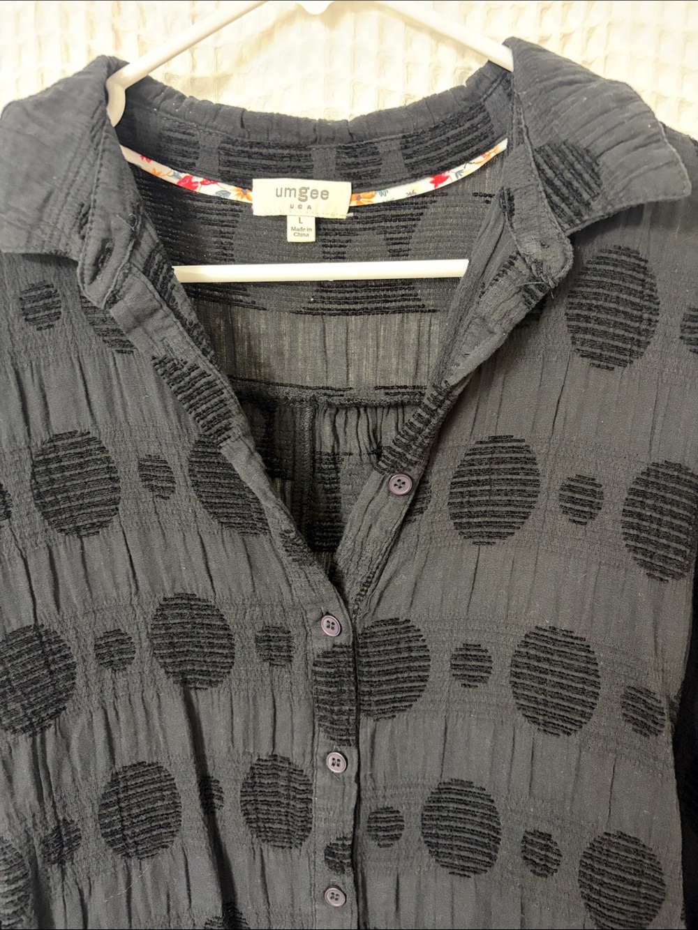 Umgee Black Button Down Polka Dot Textured Large Top - Picture 3 of 6